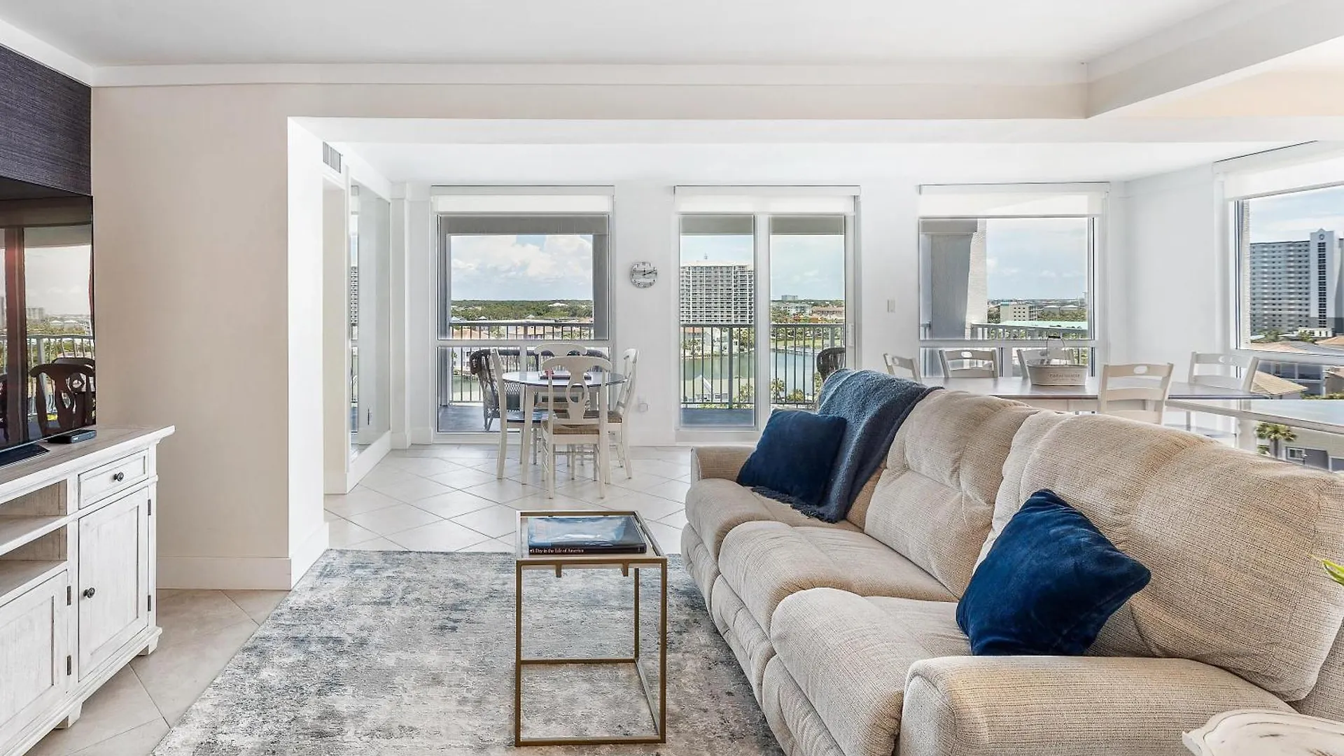 3101A Shoreline Towers Beachfront Rental Destin